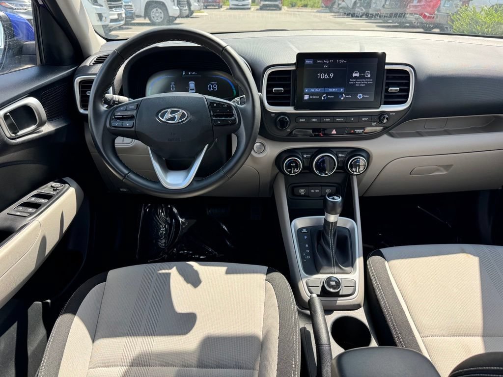 Used 2025 Hyundai Venue SEL FWD image 10