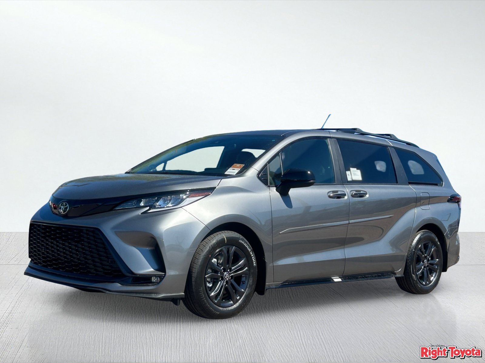 New 2026 Toyota Sienna XSE AWD/4WD image 2
