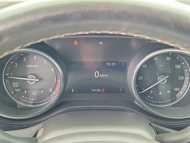 Used 2022 Buick Encore GX Essence w/ Experience Buick Package FWD image 23