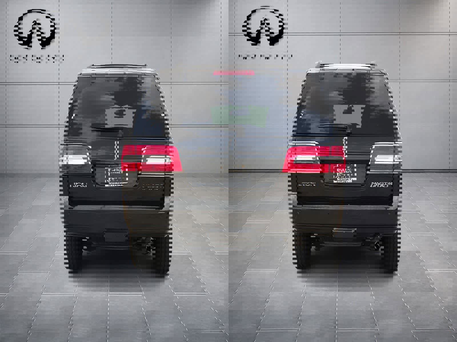 Used 2014 Lincoln Navigator 4WD image 5