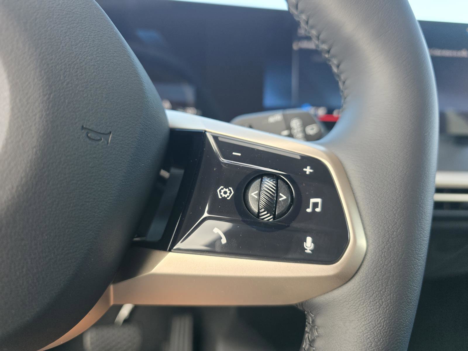 New 2026 BMW iX xDrive60 w/ Premium Package image 21