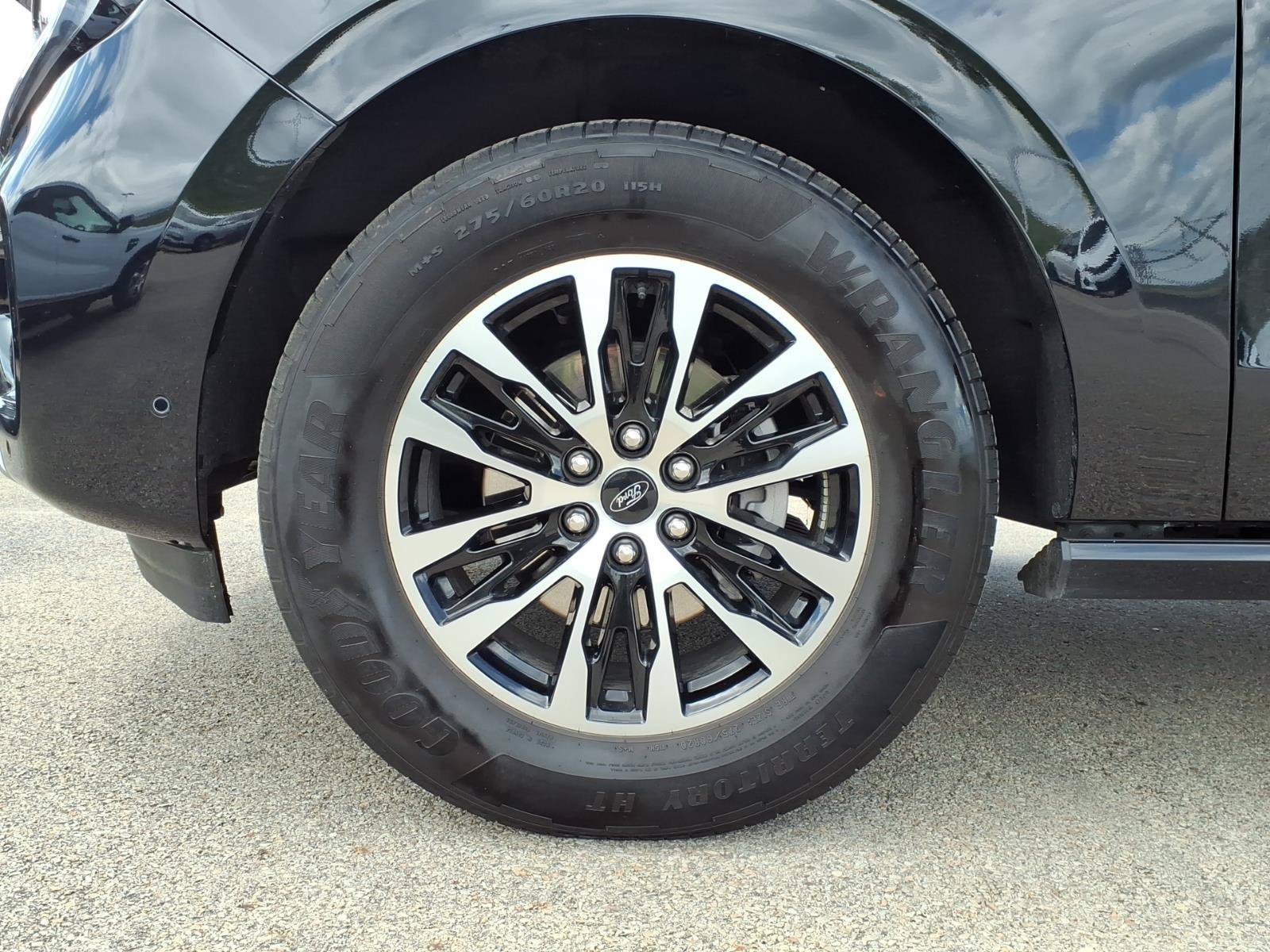 Certified 2025 Ford Expedition Max Platinum AWD/4WD image 7