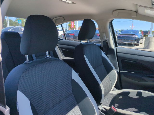 Used 2021 Nissan Versa SV FWD image 33