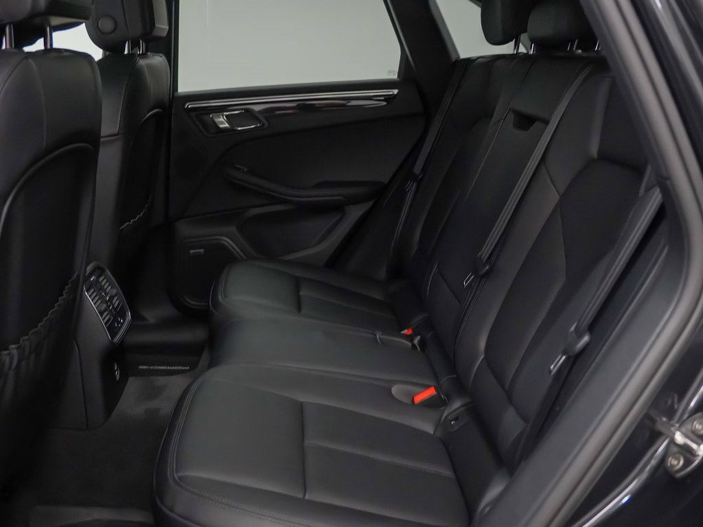 Certified 2025 Porsche Macan image 18