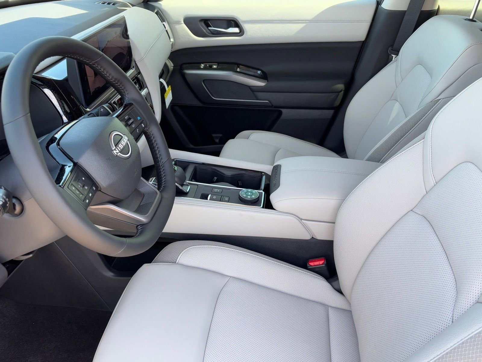 New 2026 Nissan Pathfinder SL image 17