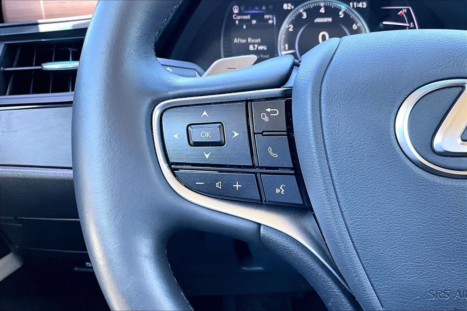 Certified 2025 Lexus ES 350 w/ Premium Package image 24
