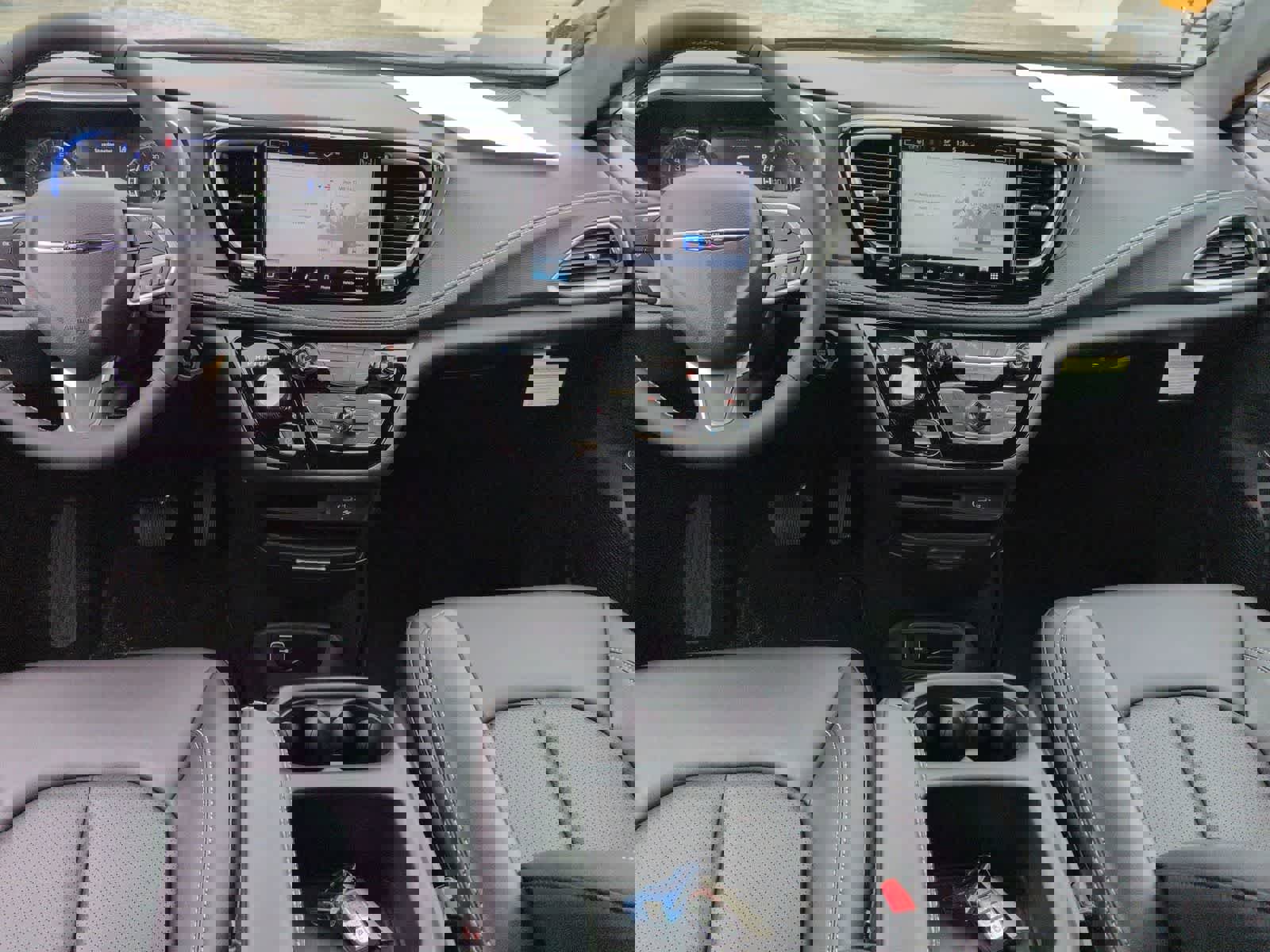 New 2026 Chrysler Pacifica Select image 13