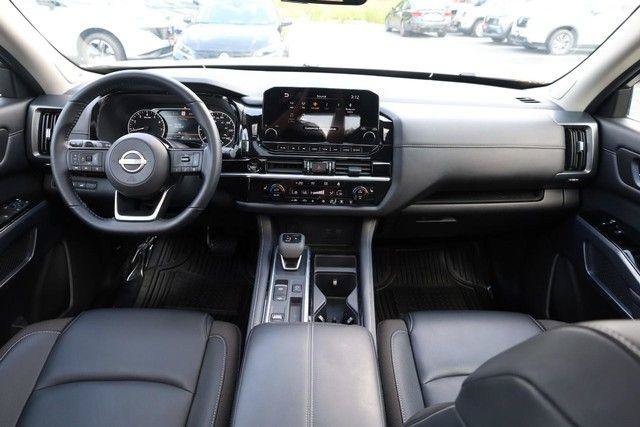 Used 2025 Nissan Pathfinder SL w/ SL Premium Package FWD image 27