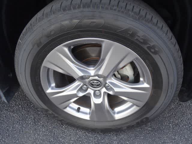 Used 2022 Toyota RAV4 XLE w/ Convenience Package AWD/4WD image 15