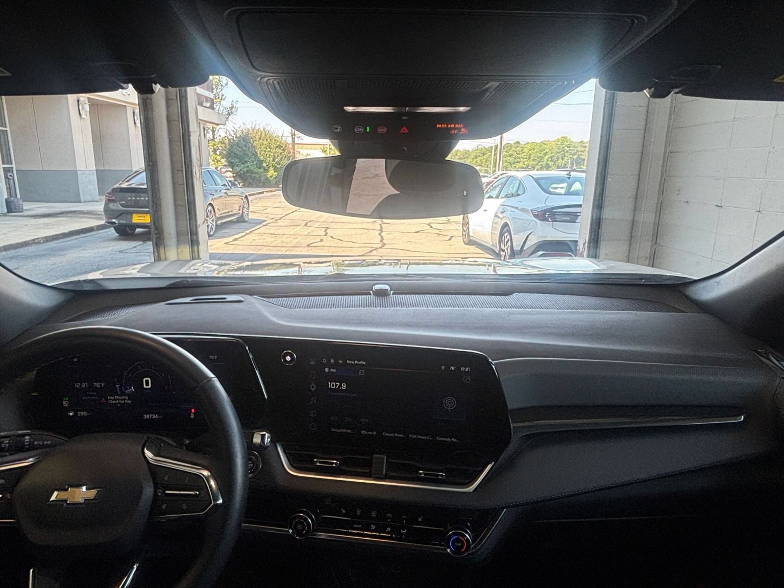 Used 2025 Chevrolet Equinox LT FWD image 33