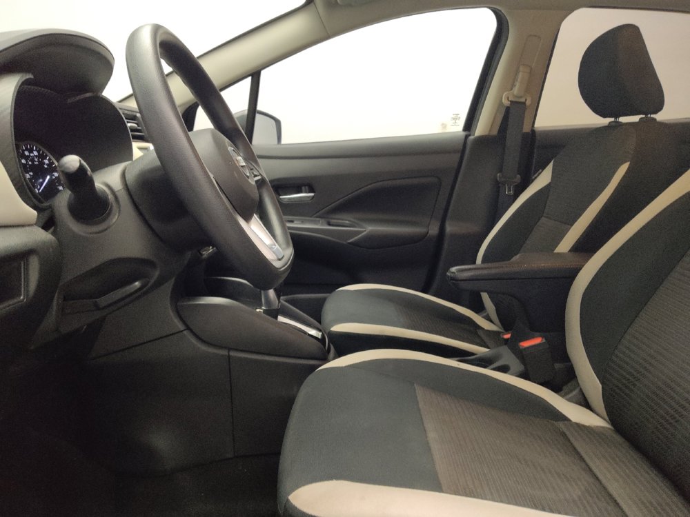 Used 2020 Nissan Versa SV FWD image 17