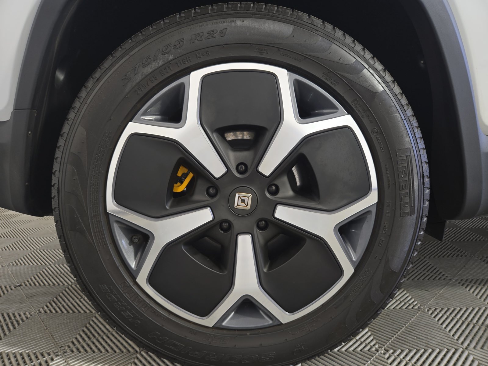 Used 2024 Rivian R1S Adventure Quad AWD/4WD image 12