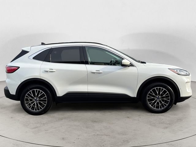 Used 2021 Ford Escape Titanium w/ Titanium Premium Package FWD image 6
