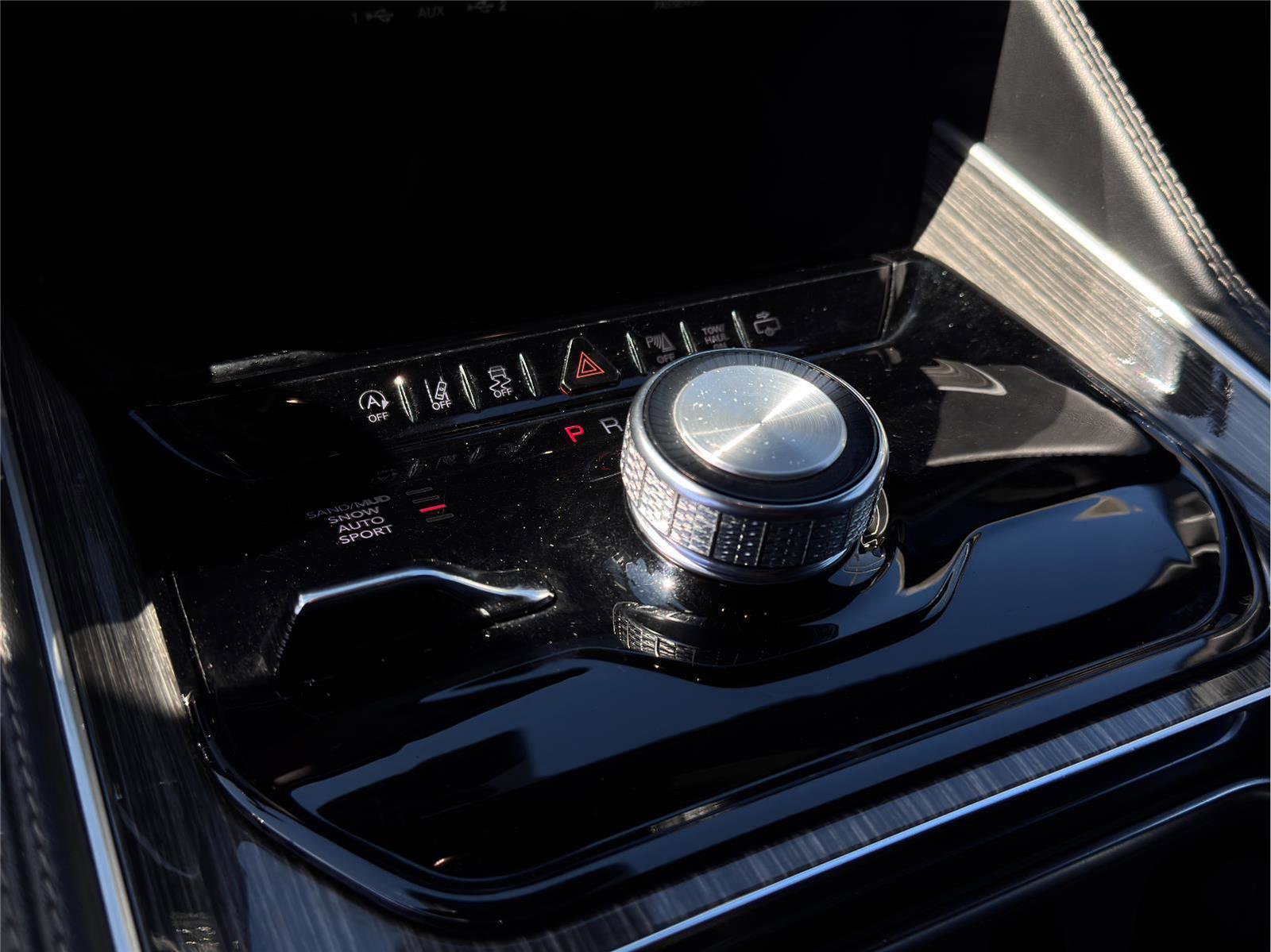 Used 2022 Jeep Wagoneer Series II AWD/4WD image 15