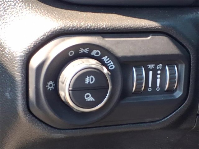 Certified 2022 Jeep Gladiator Willys image 19