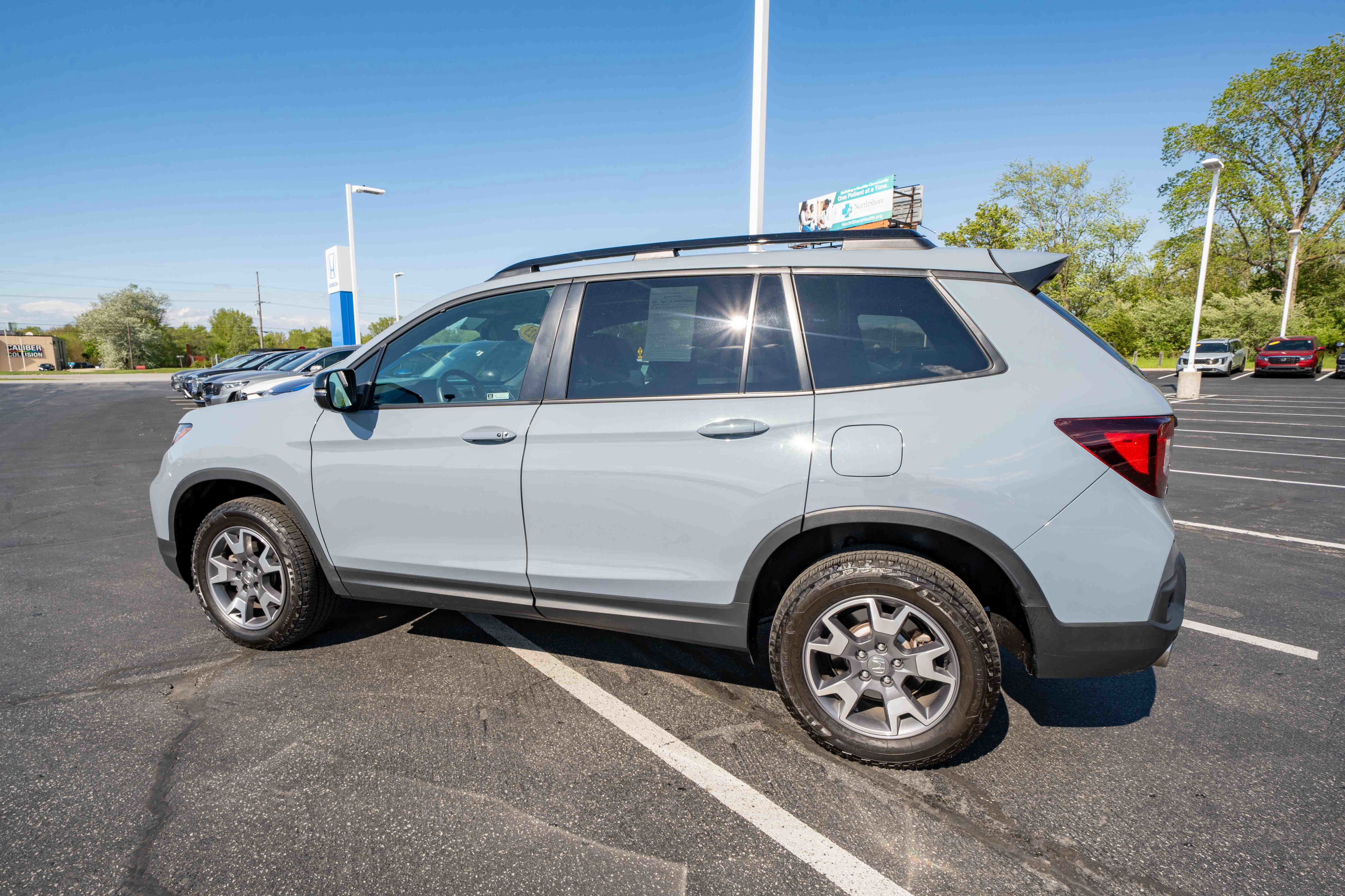Used 2023 Honda Passport TrailSport image 4
