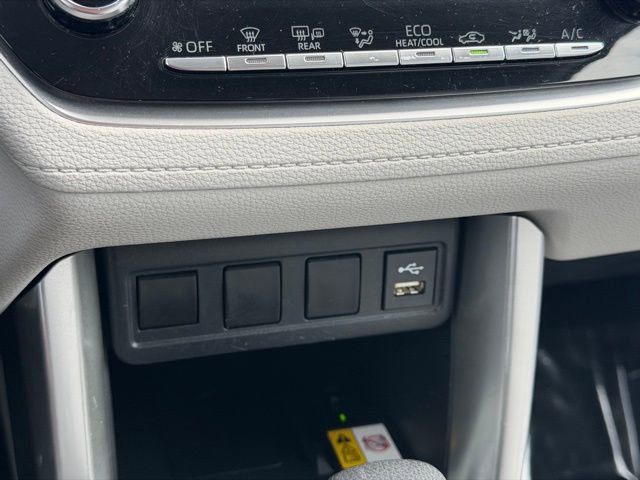 Used 2022 Toyota Corolla Cross LE AWD/4WD image 25