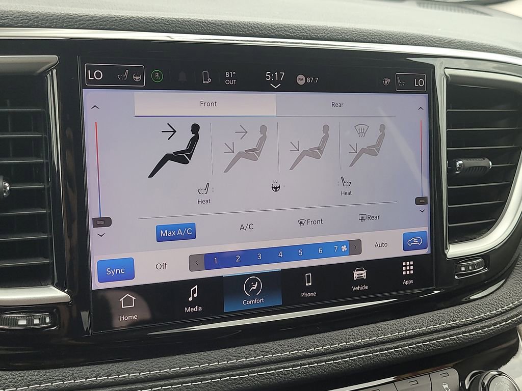 Used 2024 Chrysler Pacifica Touring-L image 20