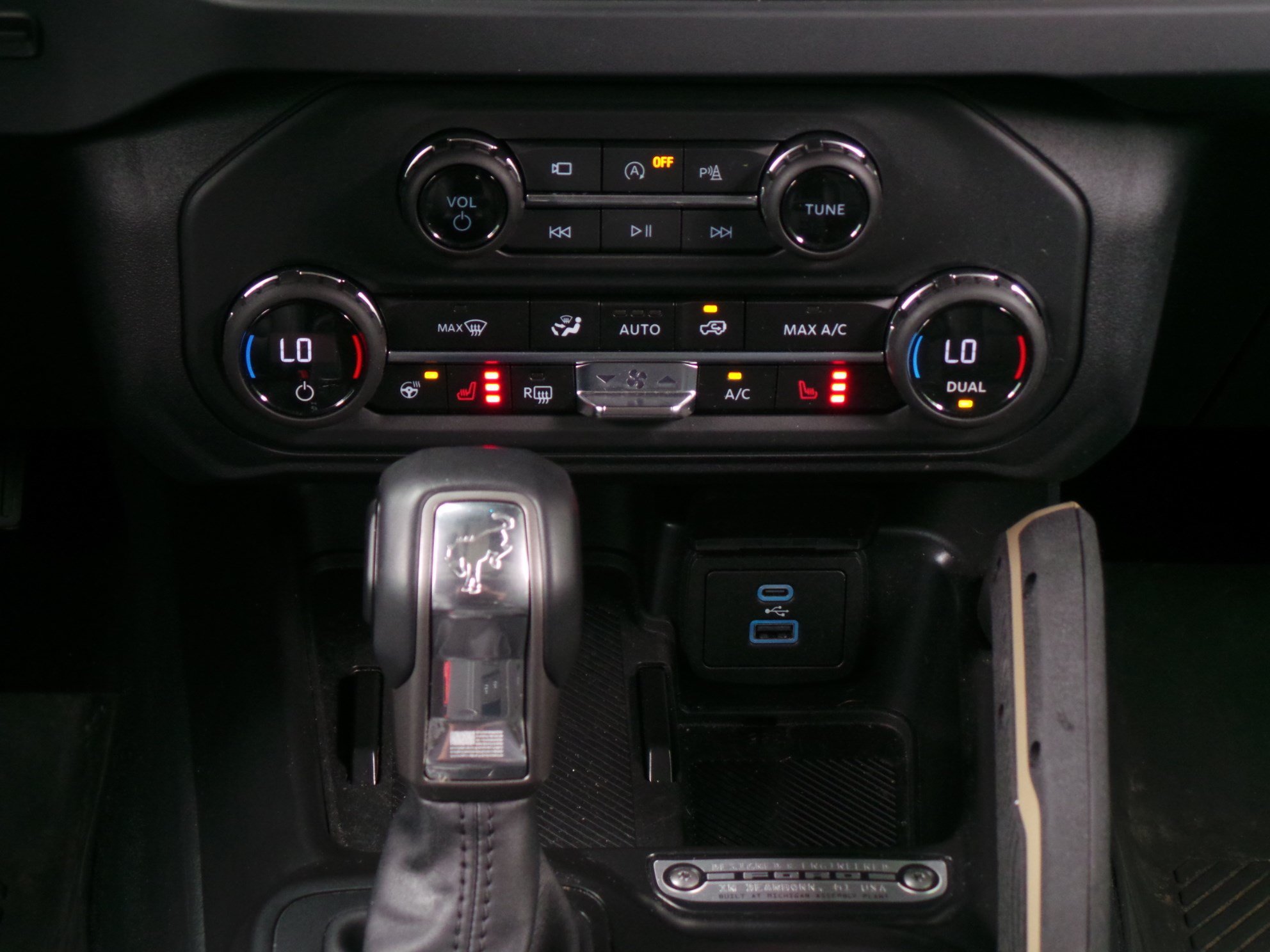 Used 2025 Ford Bronco Badlands AWD/4WD image 12