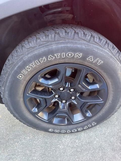 Used 2021 Jeep Cherokee Trailhawk image 25