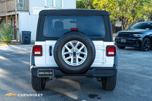 Used 2023 Jeep Wrangler Sport S image 7