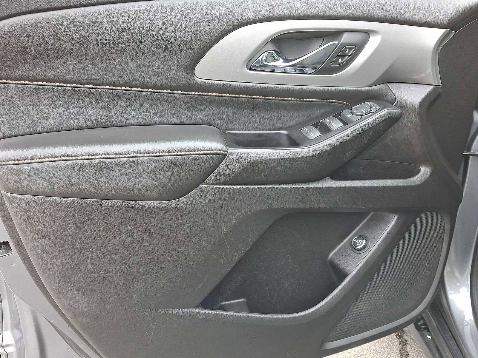 Certified 2018 Chevrolet Traverse LT image 28