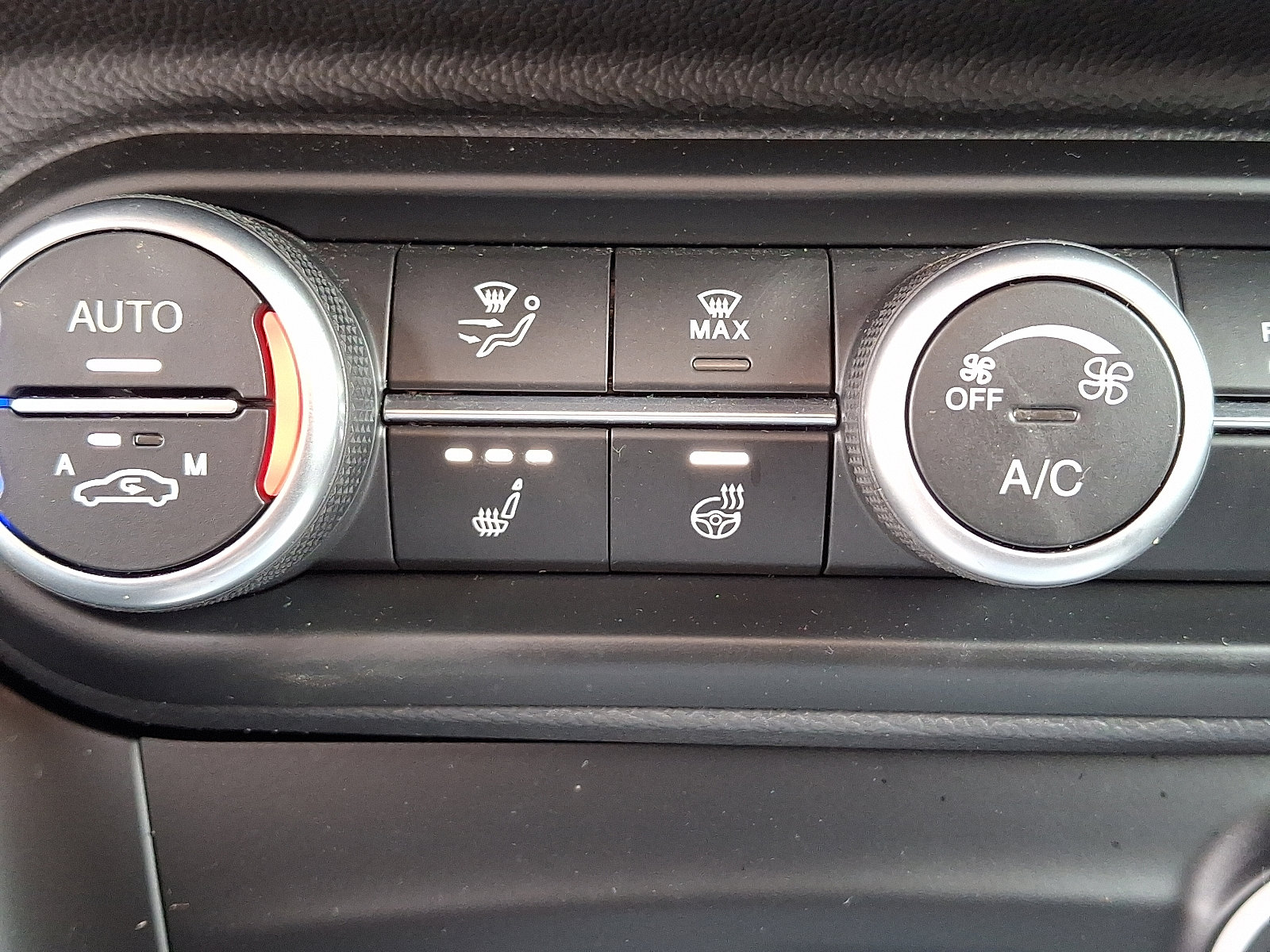 Used 2024 Alfa Romeo Stelvio Ti w/ Active Assist Plus Package image 27