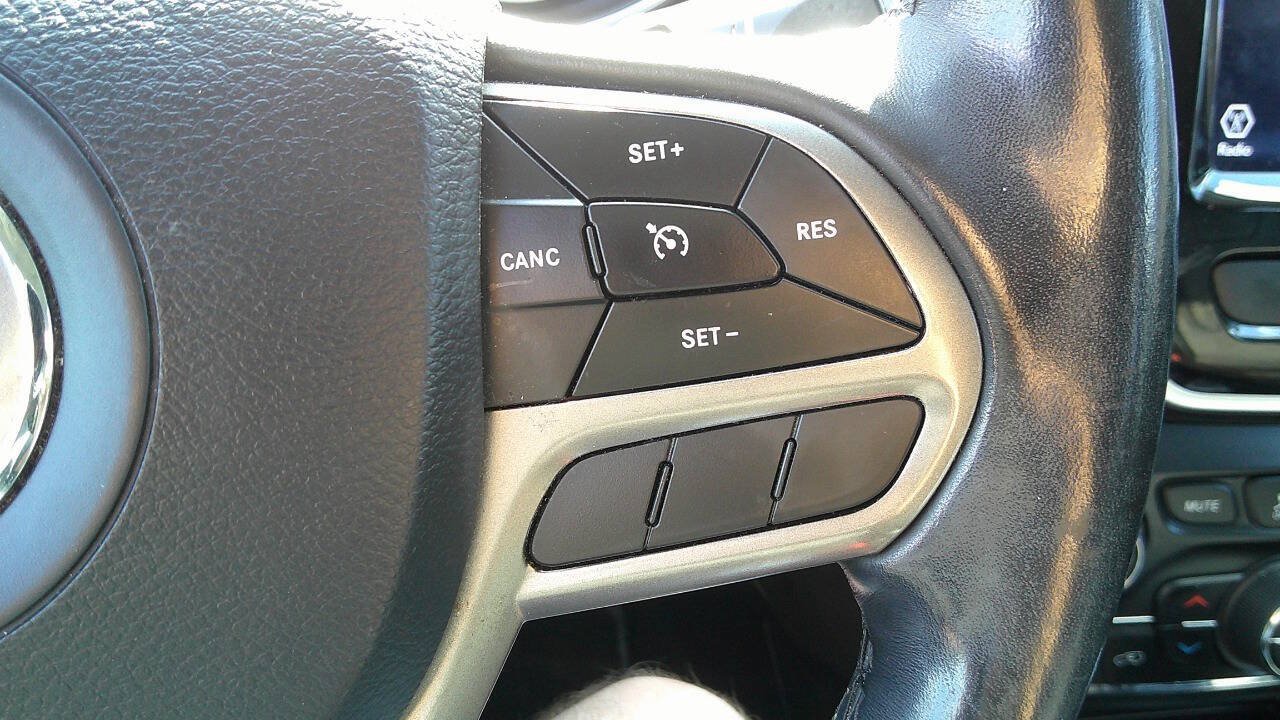 Used 2020 Jeep Cherokee Limited AWD/4WD image 33