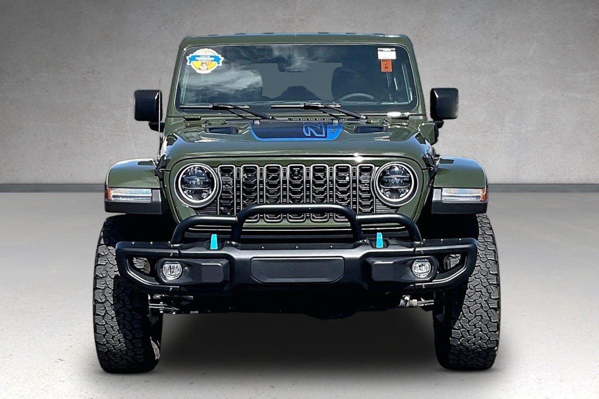 Used 2023 Jeep Wrangler Unlimited Rubicon 4xe AWD/4WD image 3