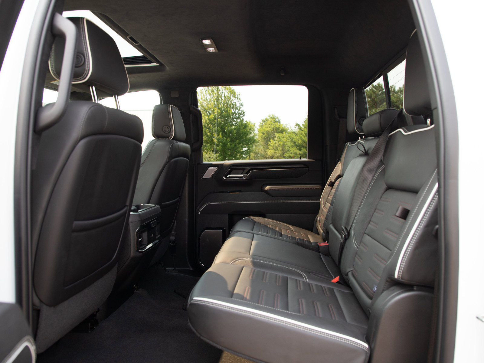 Used 2024 GMC Sierra 2500 AT4X AWD/4WD image 21