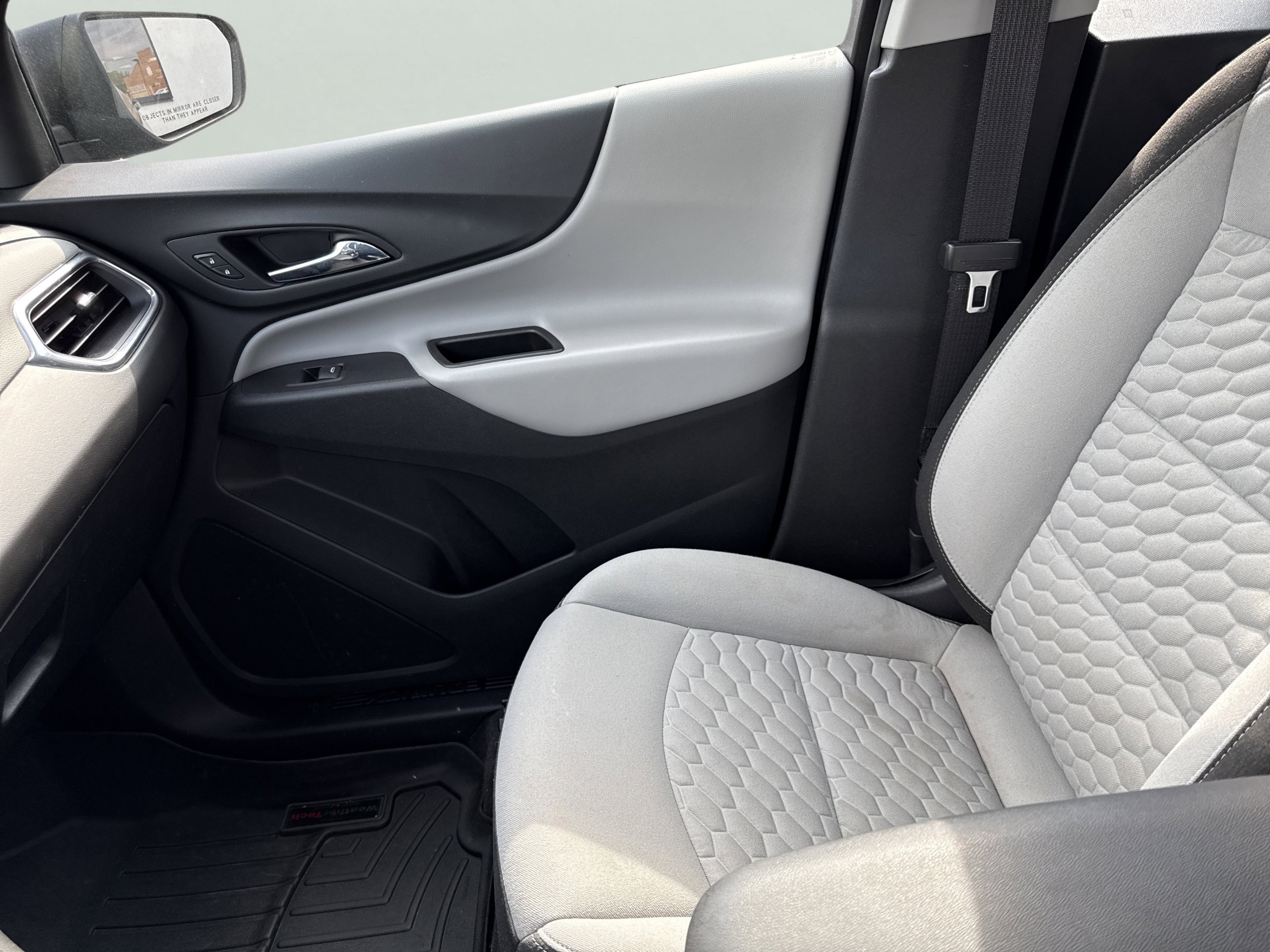 Used 2020 Chevrolet Equinox LS image 21