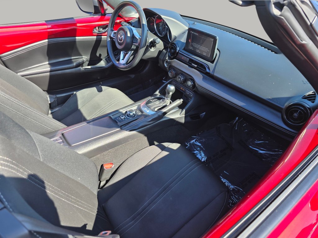 Used 2021 MAZDA MX-5 Miata Club RWD image 41