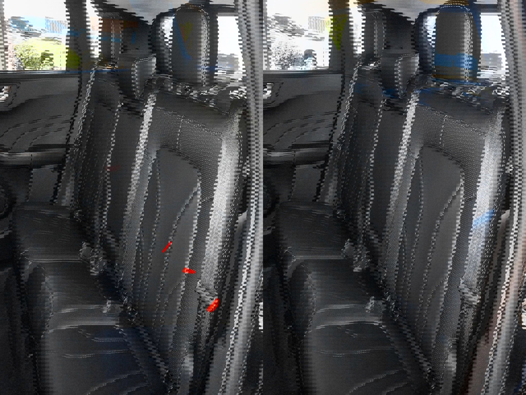 New 2025 Ford Escape SE w/ PHEV Premium Package image 37