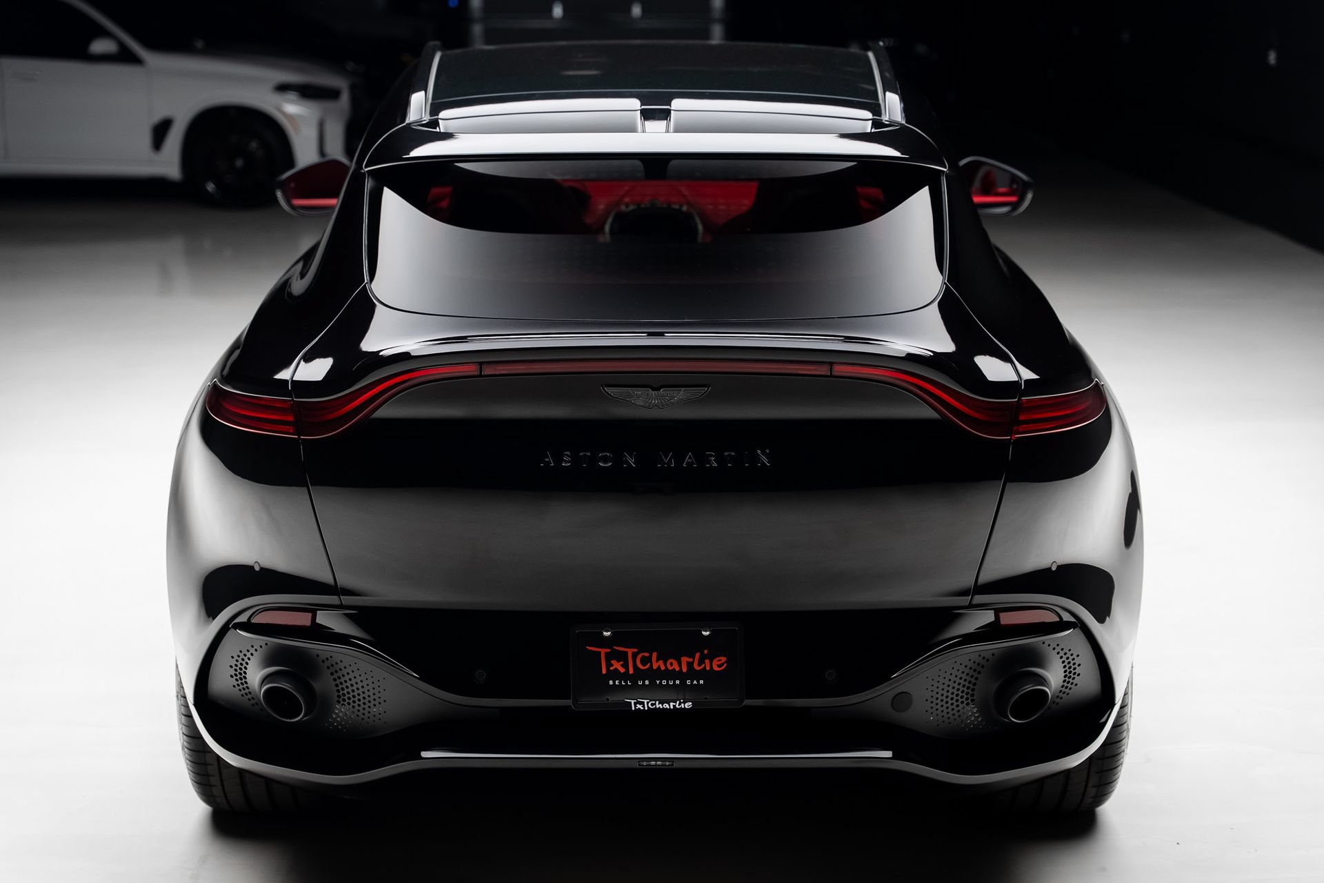 Used 2022 Aston Martin DBX AWD/4WD image 26