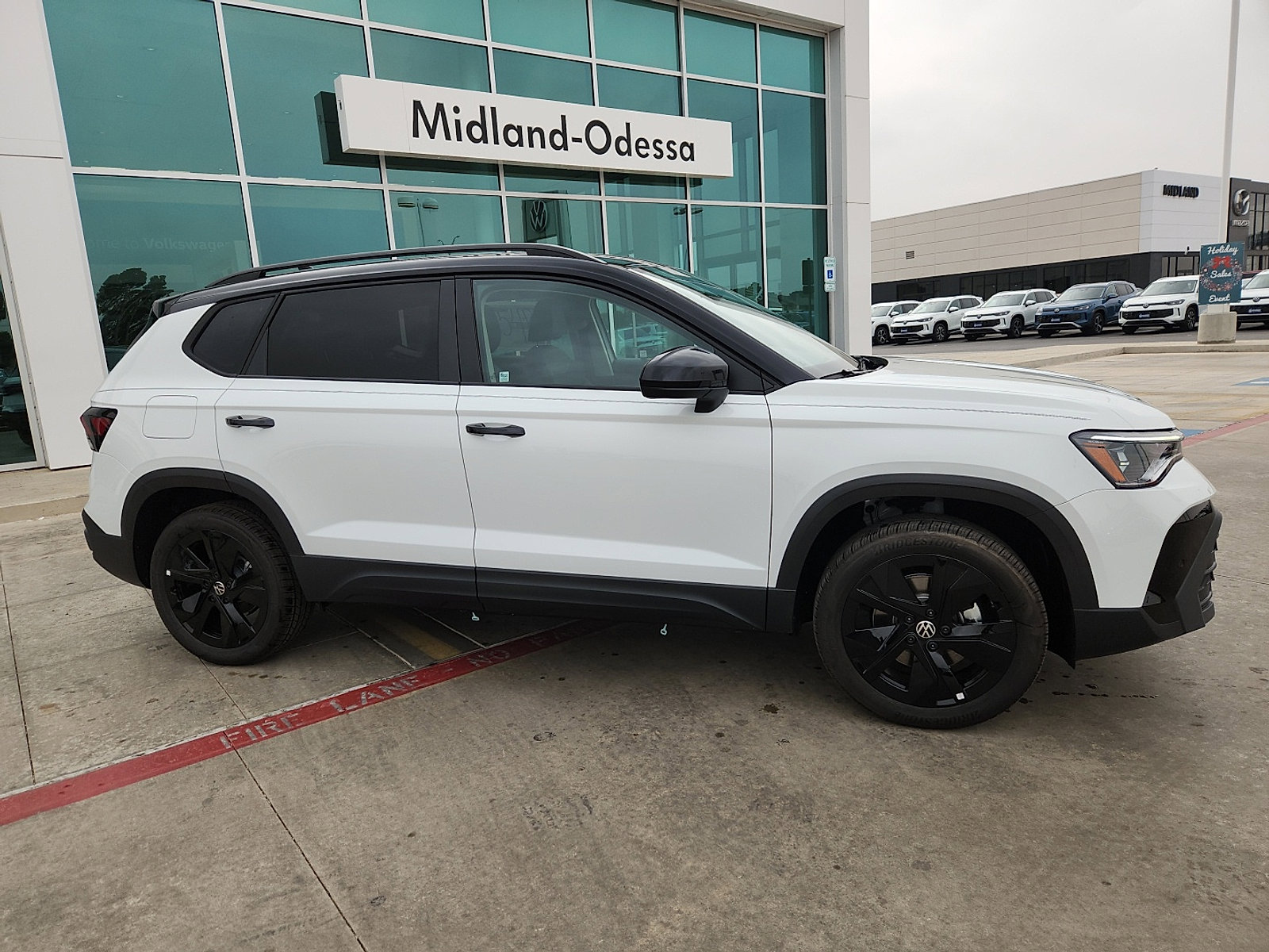 New 2026 Volkswagen Taos SE image 8