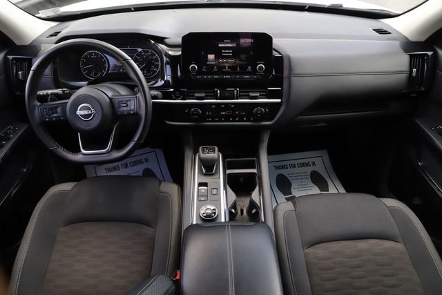Used 2025 Nissan Pathfinder SV AWD/4WD image 21