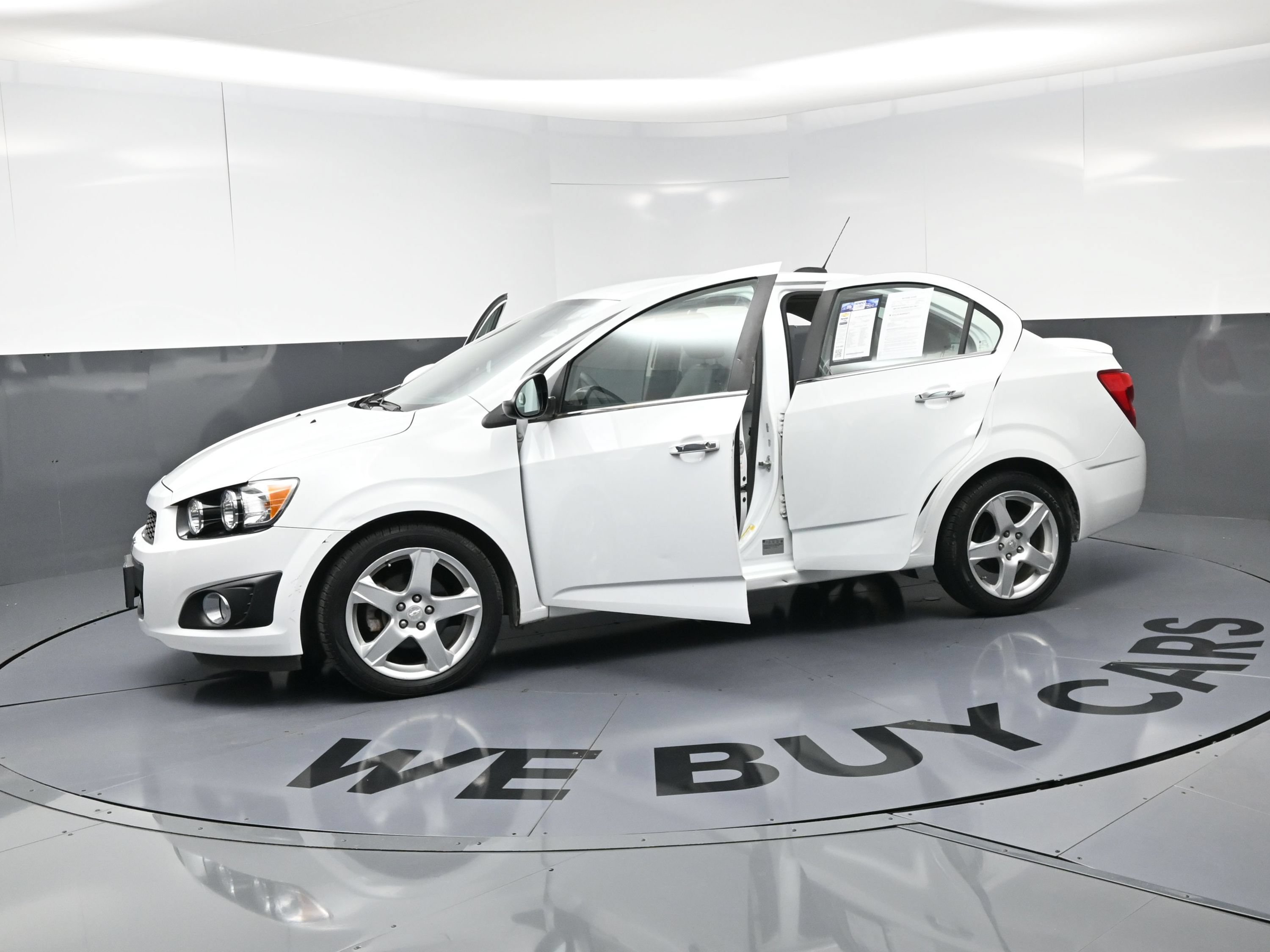 Used 2015 Chevrolet Sonic LTZ FWD image 22