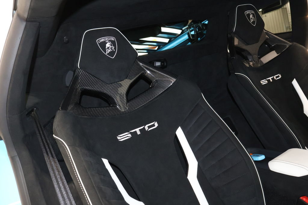 Used 2021 Lamborghini Huracan STO image 36