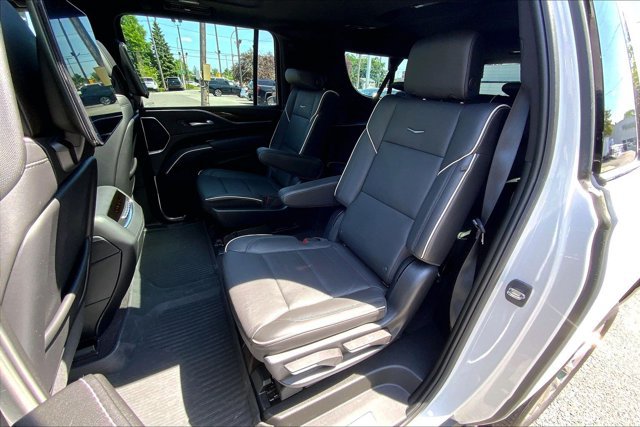 Used 2023 Cadillac Escalade ESV Premium Luxury AWD/4WD image 26
