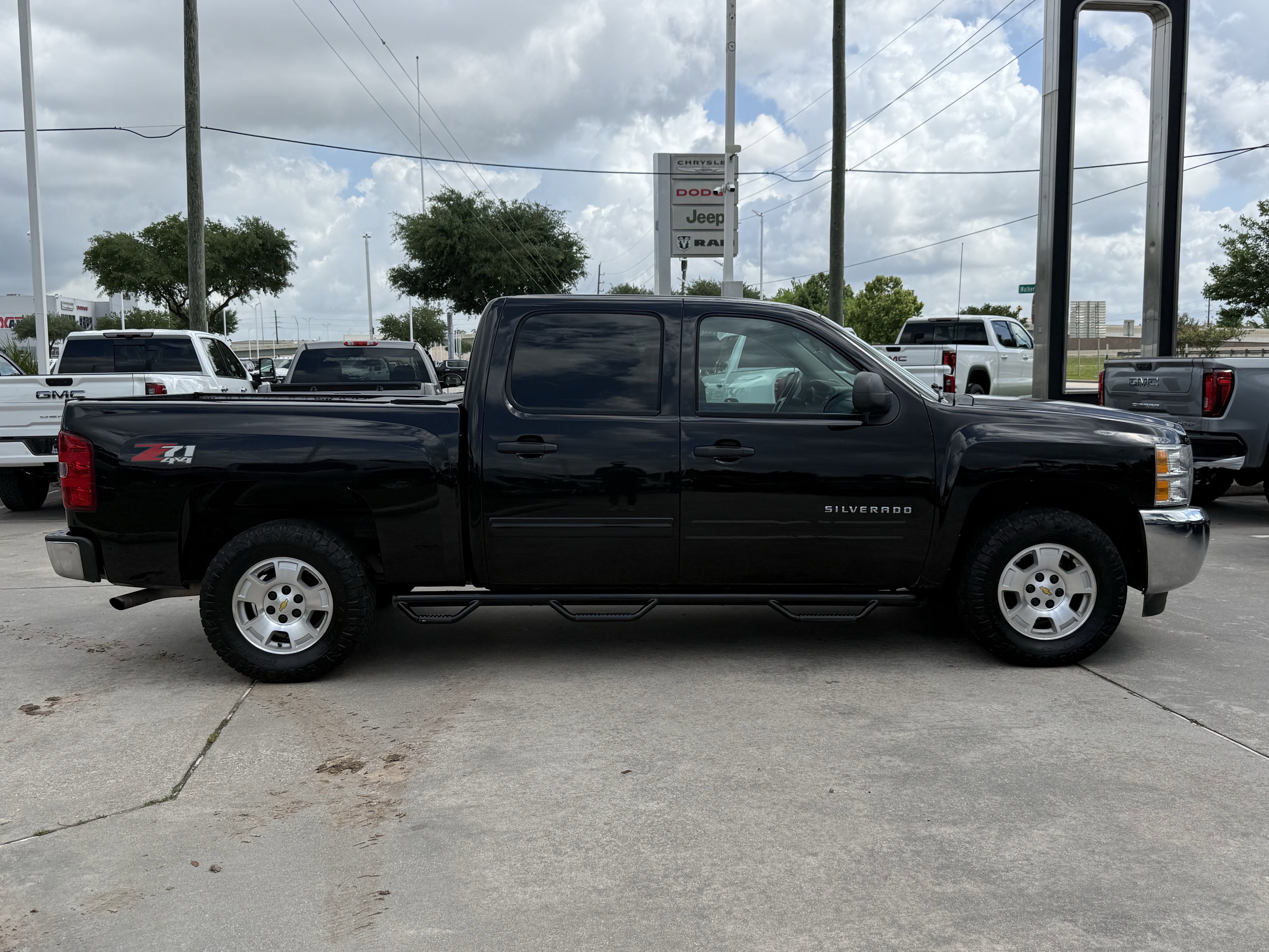 Used 2013 Chevrolet Silverado 1500 LT w/ All-Star Edition AWD/4WD image 3