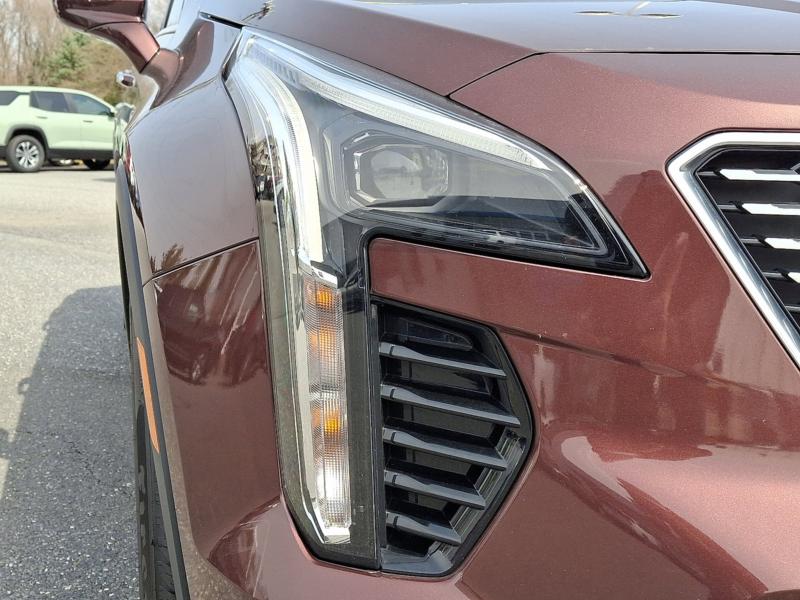 Used 2023 Cadillac XT4 Luxury w/ Cold Weather Package image 10