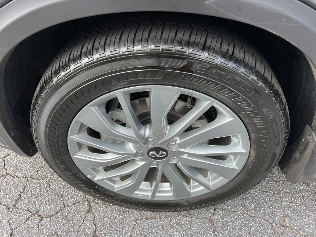 Certified 2025 INFINITI QX50 Luxe image 9