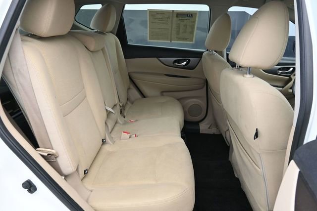 Used 2016 Nissan Rogue SV FWD image 33