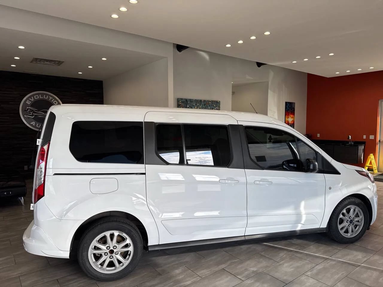 Used 2022 Ford Transit Connect XLT FWD image 13