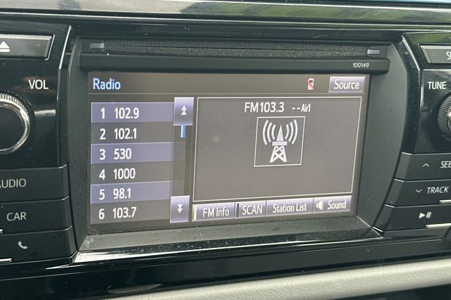 Used 2015 Toyota Corolla LE image 19