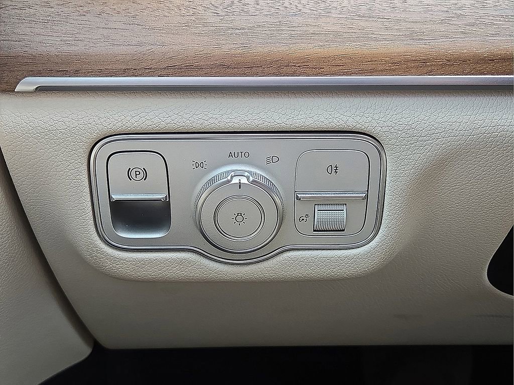 Used 2024 Mercedes-Benz GLE 350 4MATIC image 25