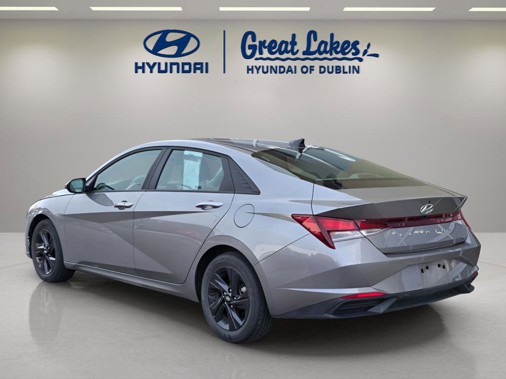 Used 2023 Hyundai Elantra SEL image 3