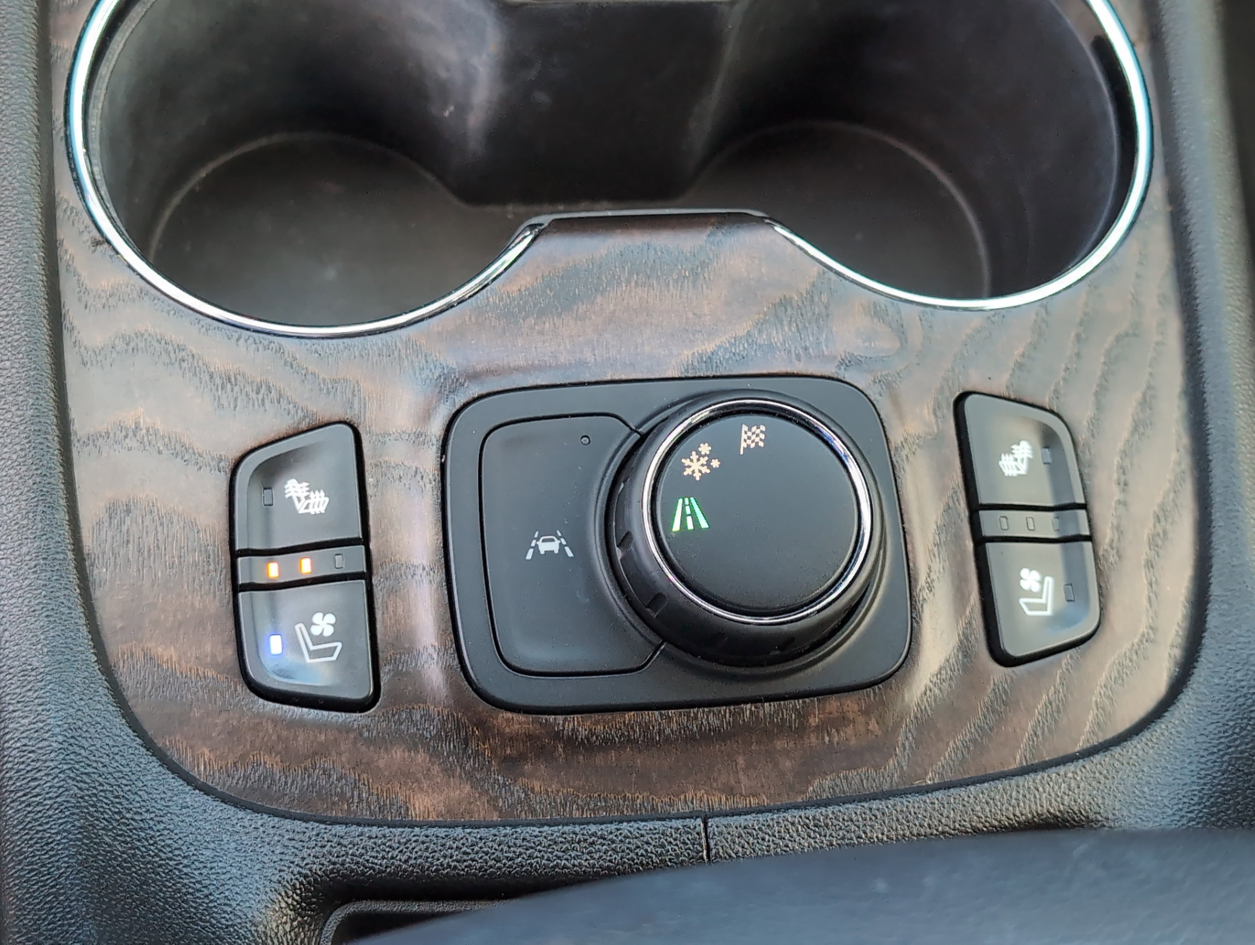 Used 2020 GMC Acadia Denali w/ LPO, Floor Liner Package image 19