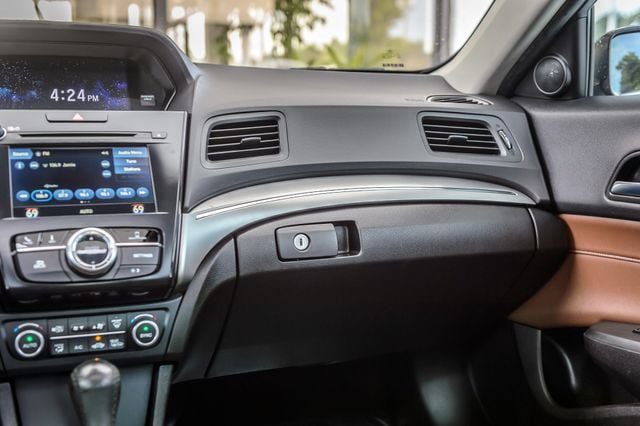 Used 2019 Acura ILX FWD image 35