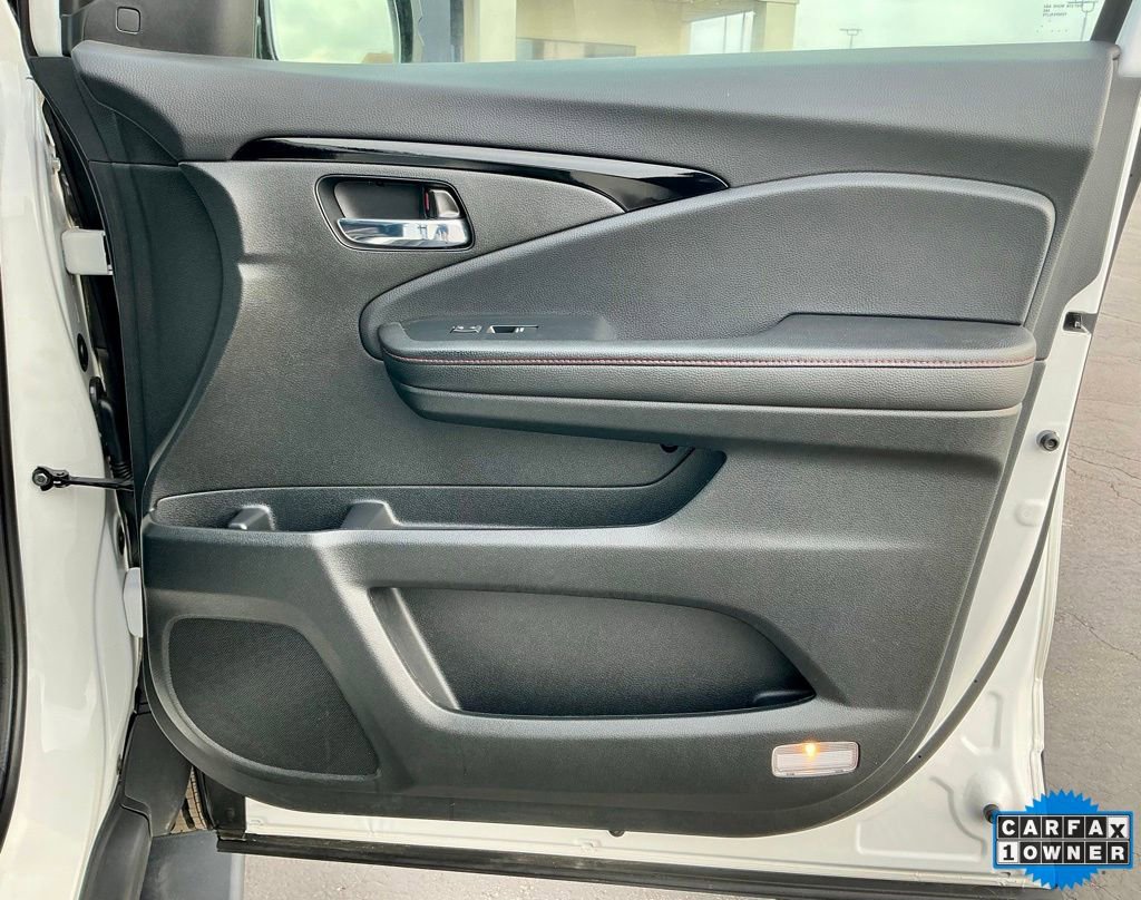 Used 2025 Honda Ridgeline Black Edition image 23
